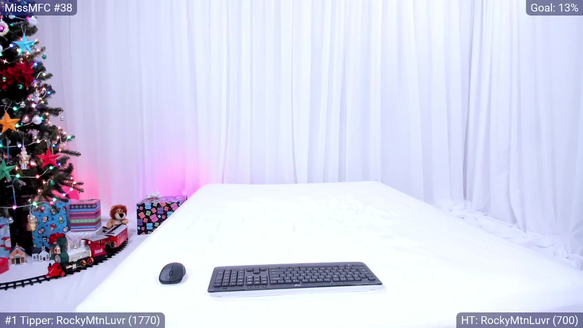 Gallery image thumbnail from Olivia's myfreecams stream on, 12/12/2024, 05:32 image 7 of 20