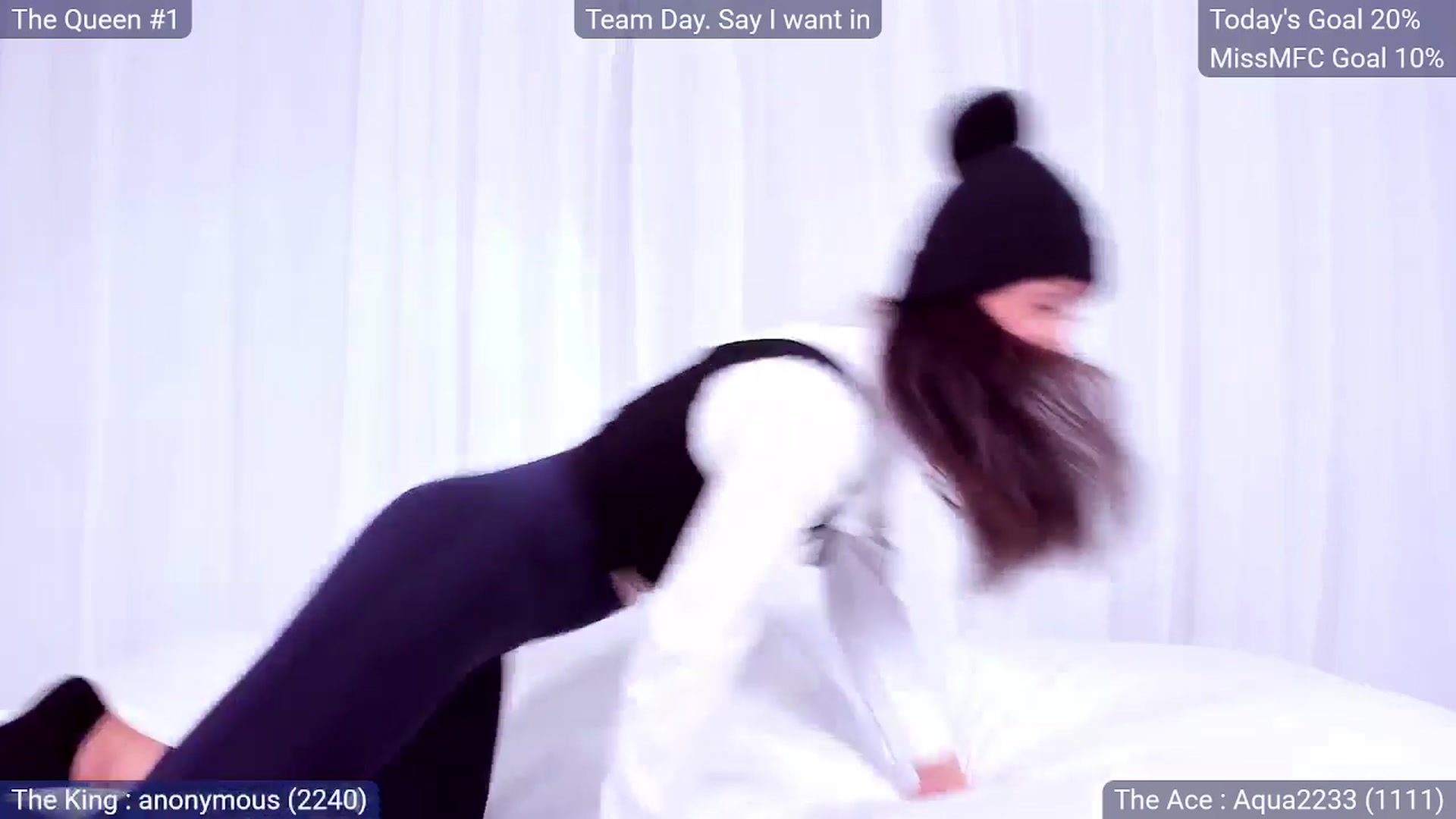 Gallery image thumbnail from Olivia's myfreecams stream on, 02/19/2025, 06:31 image 9 of 20