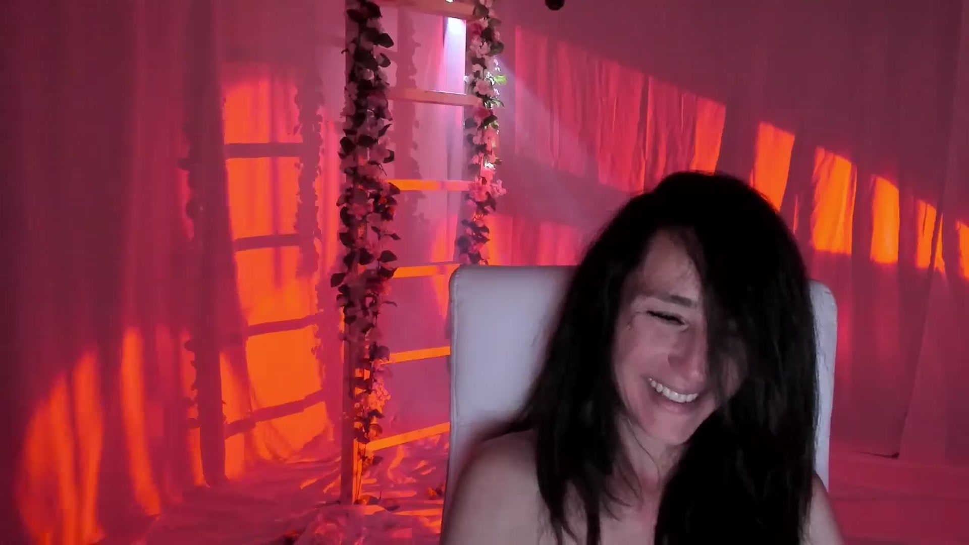 Gallery image thumbnail from Olivia's myfreecams stream on, 09/28/2025, 06:50 image 14 of 20