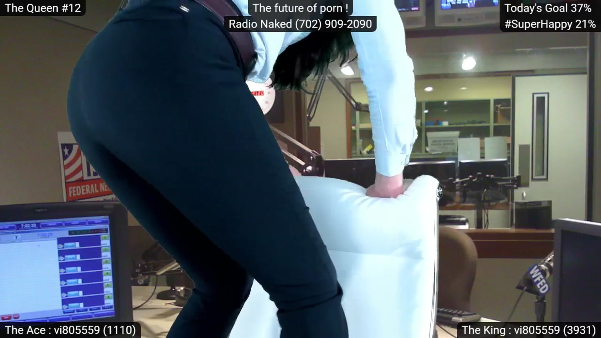 Gallery image thumbnail from Olivia's myfreecams stream on, 11/18/2025, 06:16 image 5 of 20