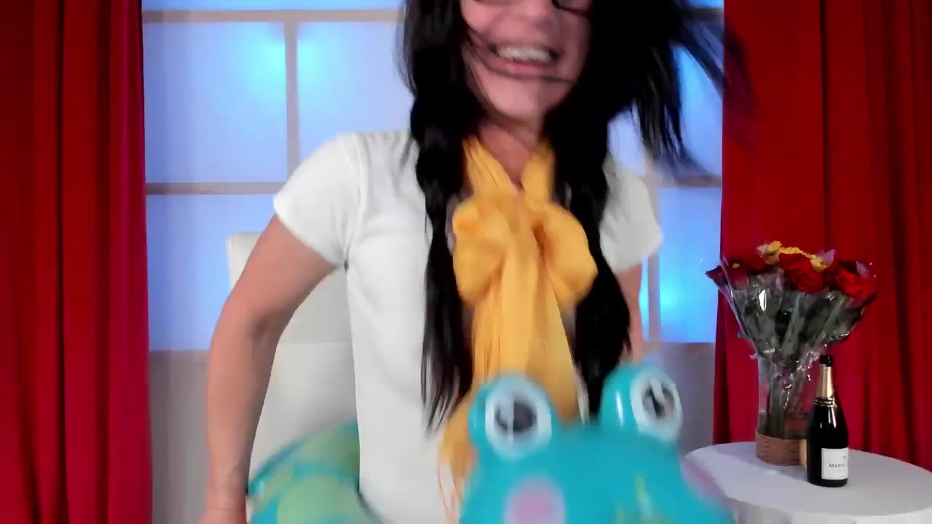Gallery image thumbnail from Olivia's myfreecams stream on, 02/20/2026, 06:04 image 14 of 20