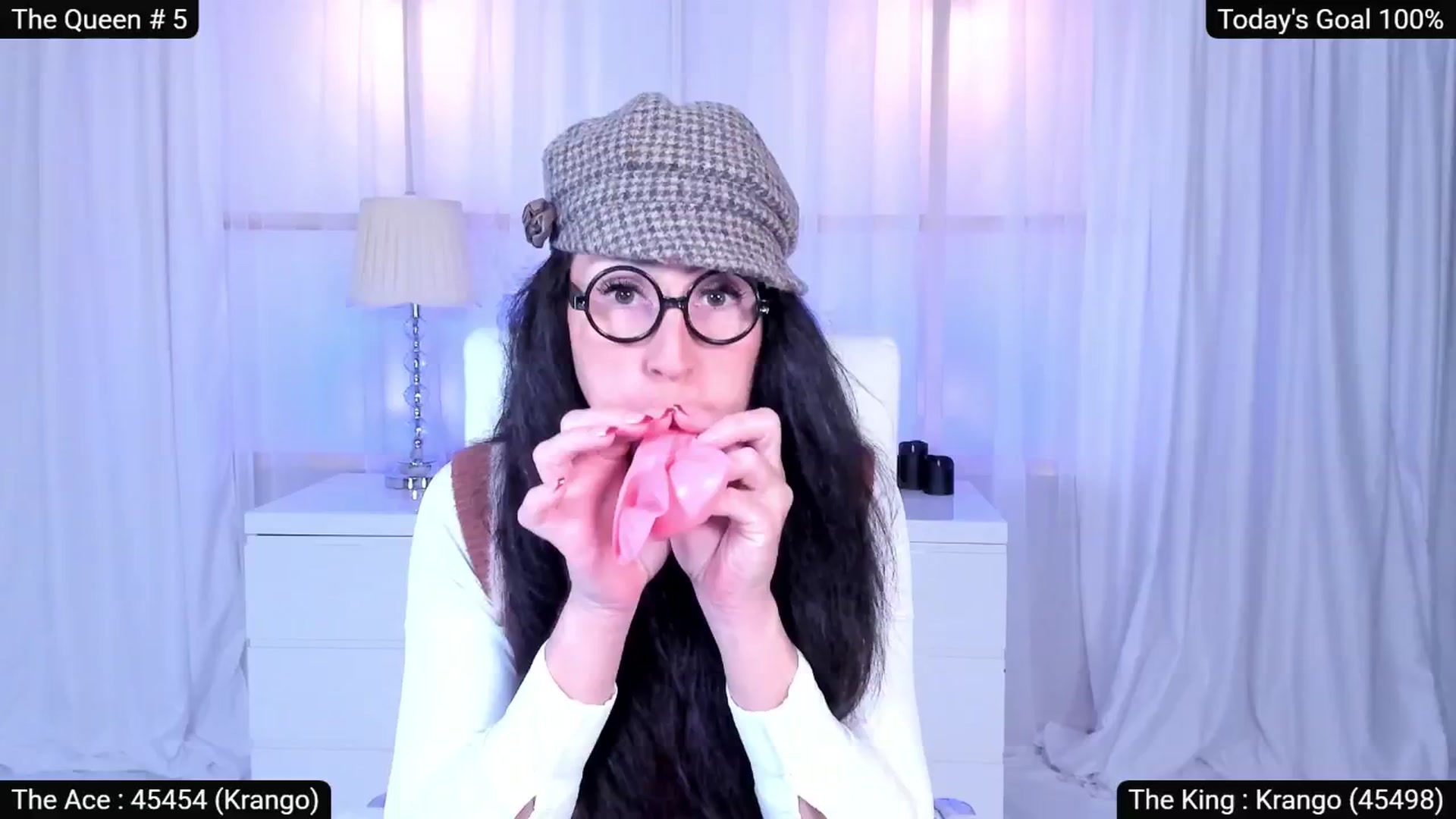 Gallery image thumbnail from Olivia's myfreecams stream on, 04/15/2026, 05:58 image 9 of 20