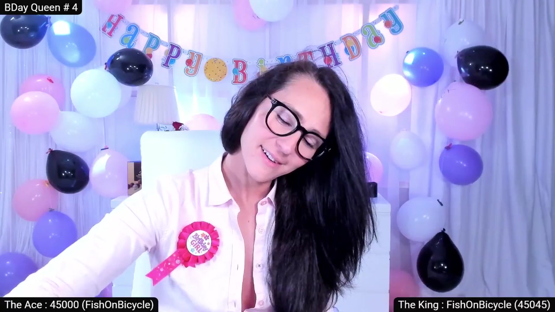 Gallery image thumbnail from Olivia's myfreecams stream on, 04/16/2026, 05:44 image 16 of 20