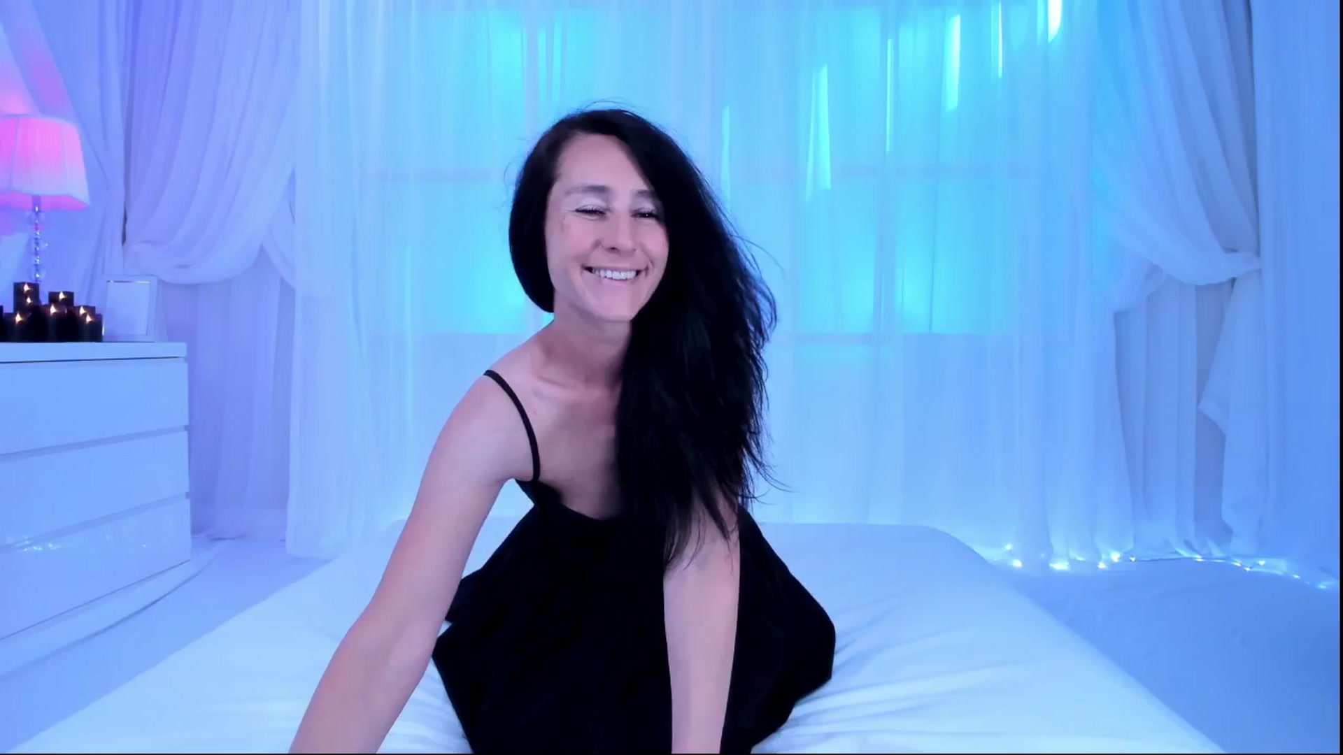 Gallery image thumbnail from Olivia's myfreecams stream on, 04/30/2026, 03:35 image 1 of 20