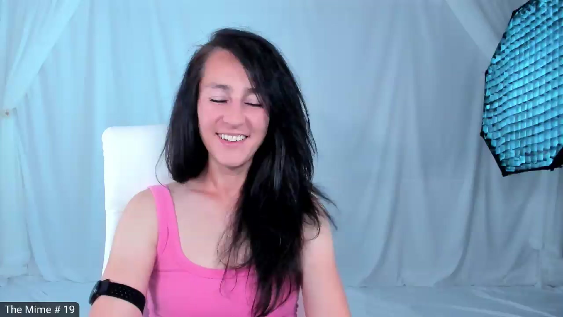 Gallery image thumbnail from Olivia's myfreecams stream on, 09/28/2026, 05:50 image 12 of 20