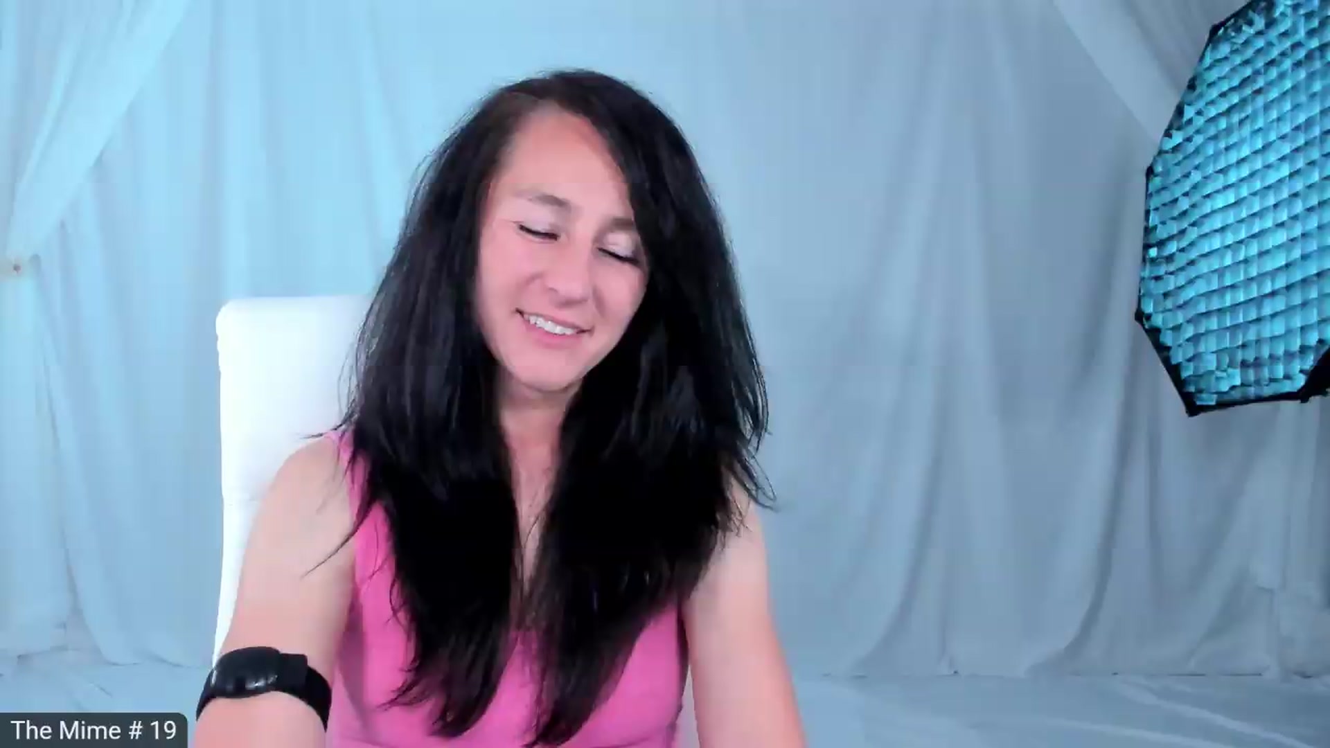 Gallery image thumbnail from Olivia's myfreecams stream on, 09/28/2026, 05:50 image 18 of 20