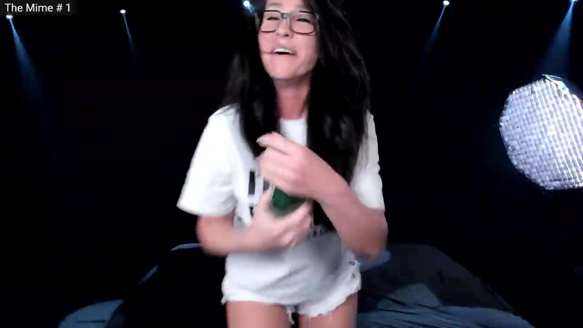 Gallery image thumbnail from Olivia's myfreecams stream on, 10/03/2026, 06:29 image 8 of 20