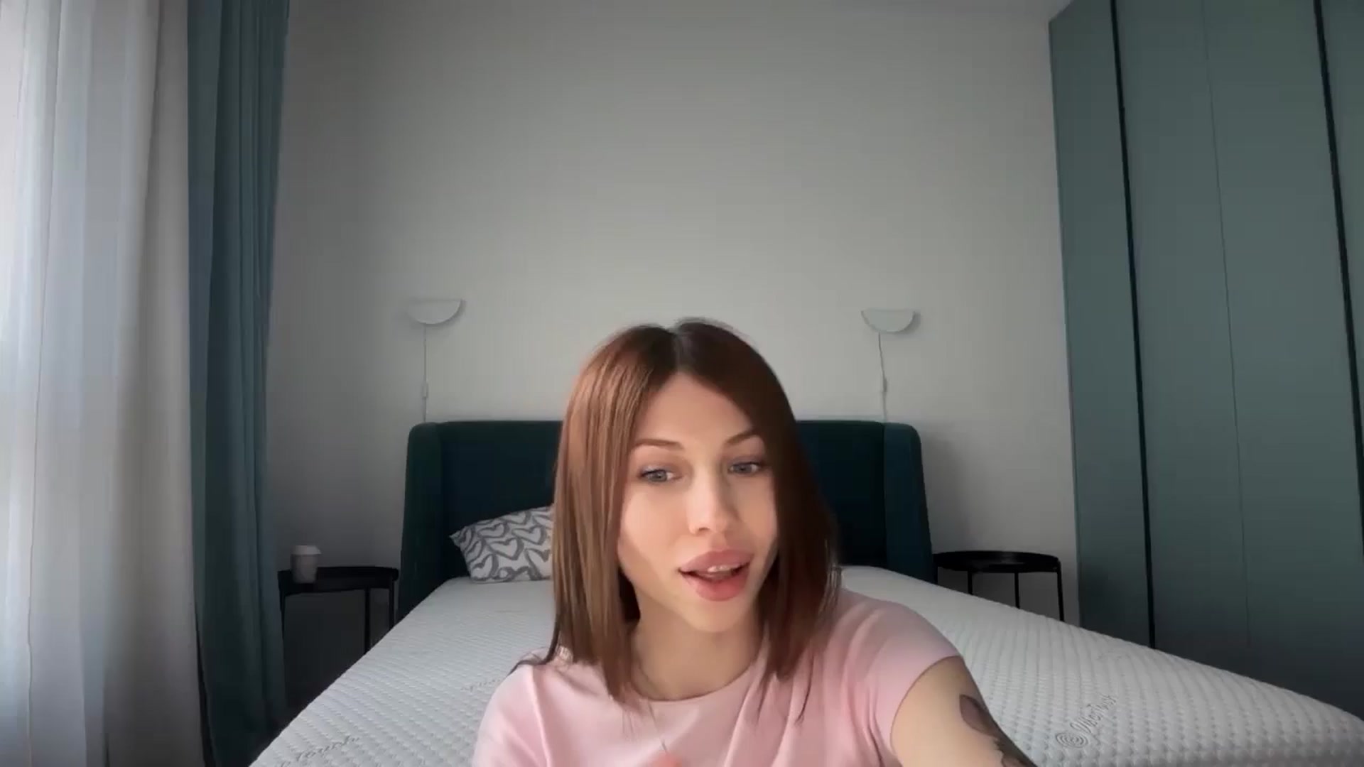 Gallery image thumbnail from Olivia29's myfreecams stream on, 04/23/2026, 15:04 image 17 of 20