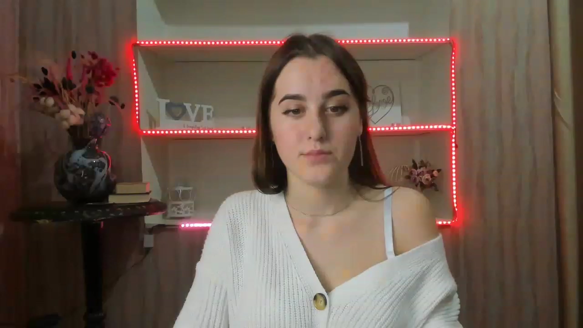 Gallery image thumbnail from OliviaBryon's myfreecams stream on, 11/27/2022, 17:15 image 20 of 20