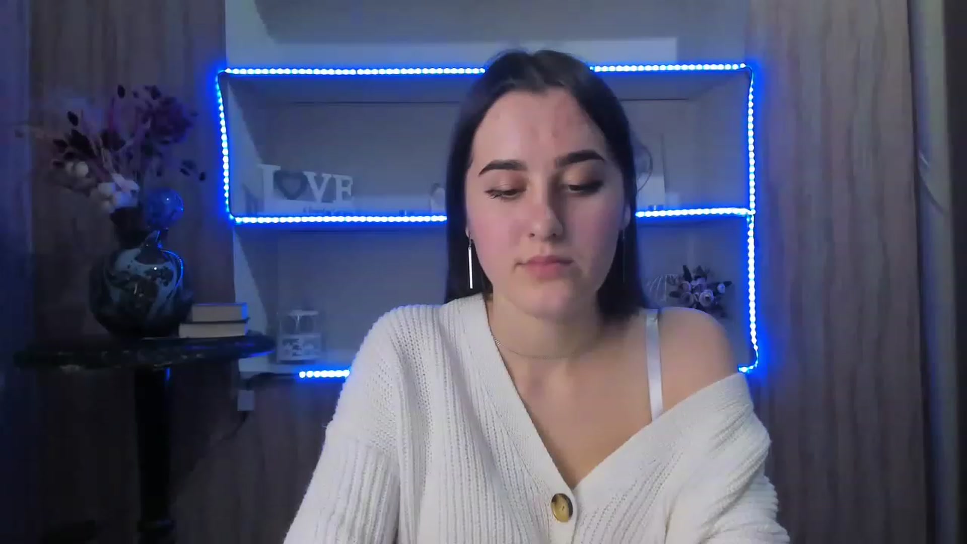 Gallery image thumbnail from OliviaBryon's myfreecams stream on, 11/27/2022, 17:15 image 11 of 20