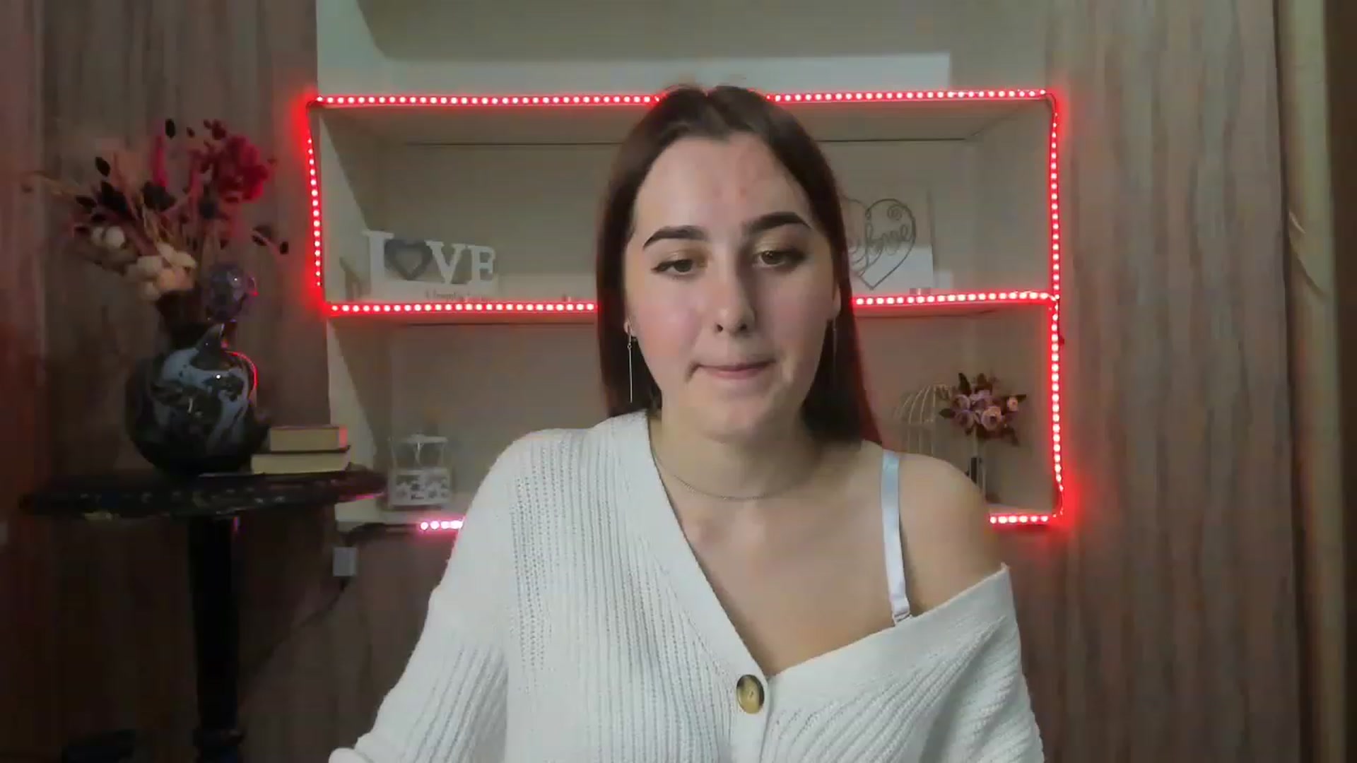 Gallery image thumbnail from OliviaBryon's myfreecams stream on, 11/27/2022, 17:15 image 12 of 20