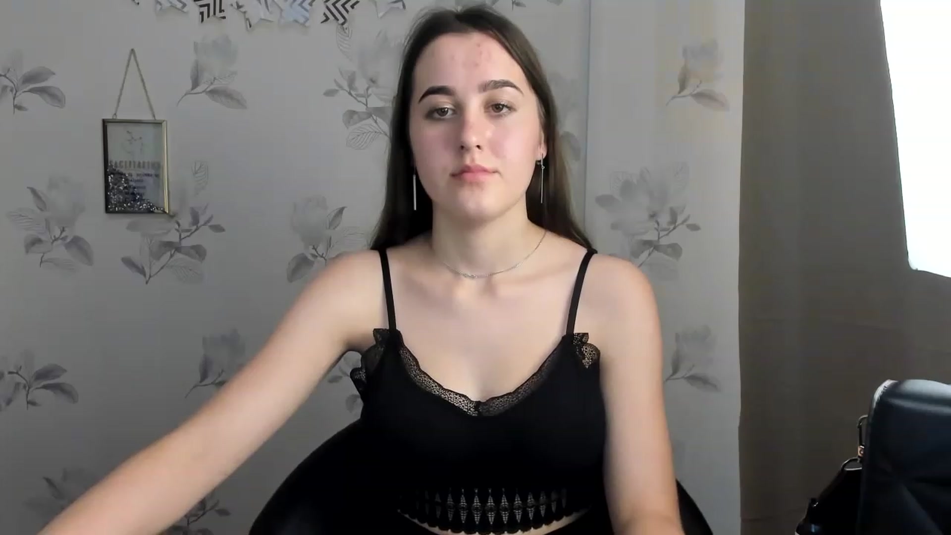 Gallery image thumbnail from OliviaBryon's myfreecams stream on, 11/28/2022, 17:16 image 16 of 20