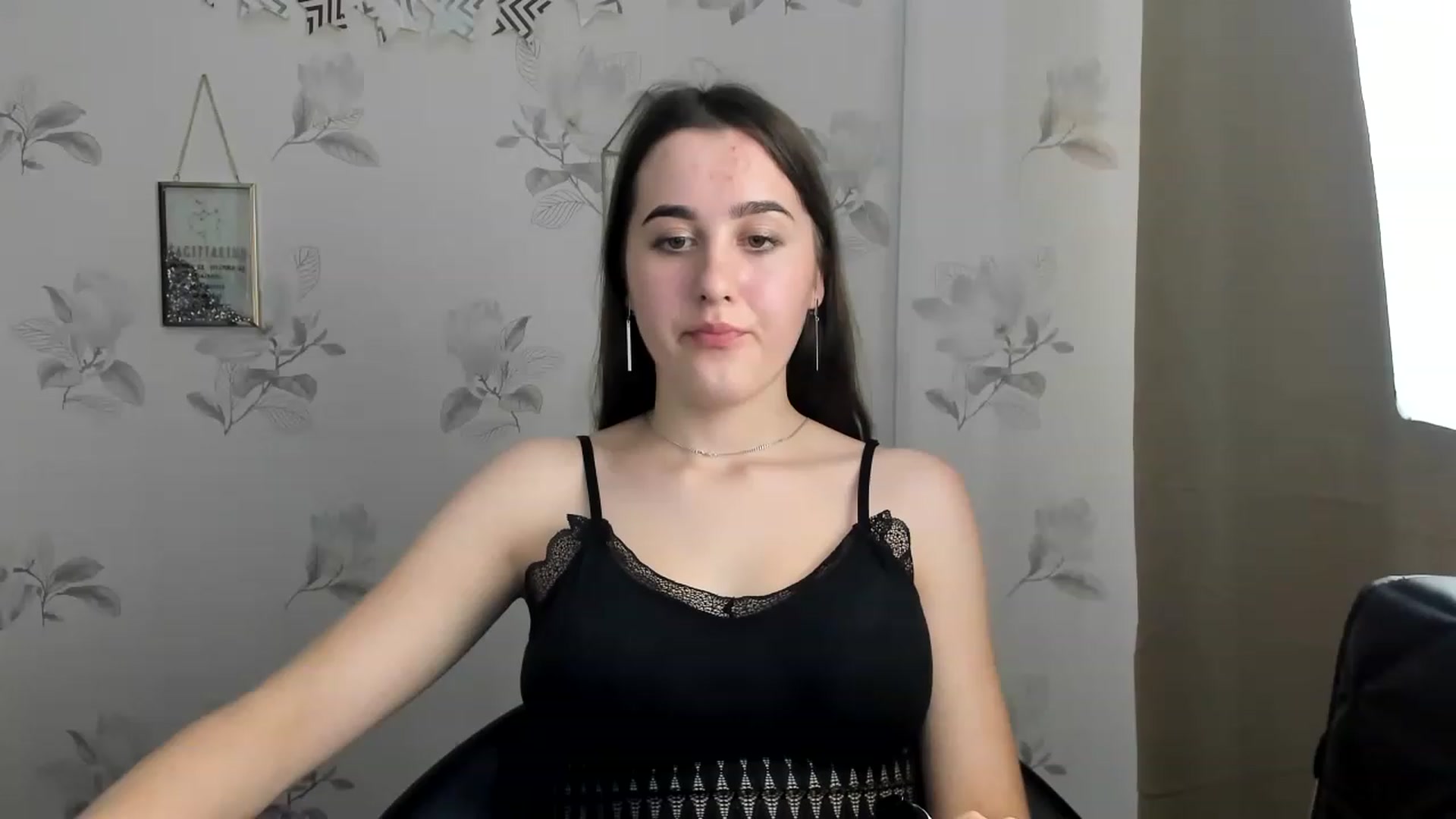 Gallery image thumbnail from OliviaBryon's myfreecams stream on, 11/28/2022, 17:16 image 10 of 20