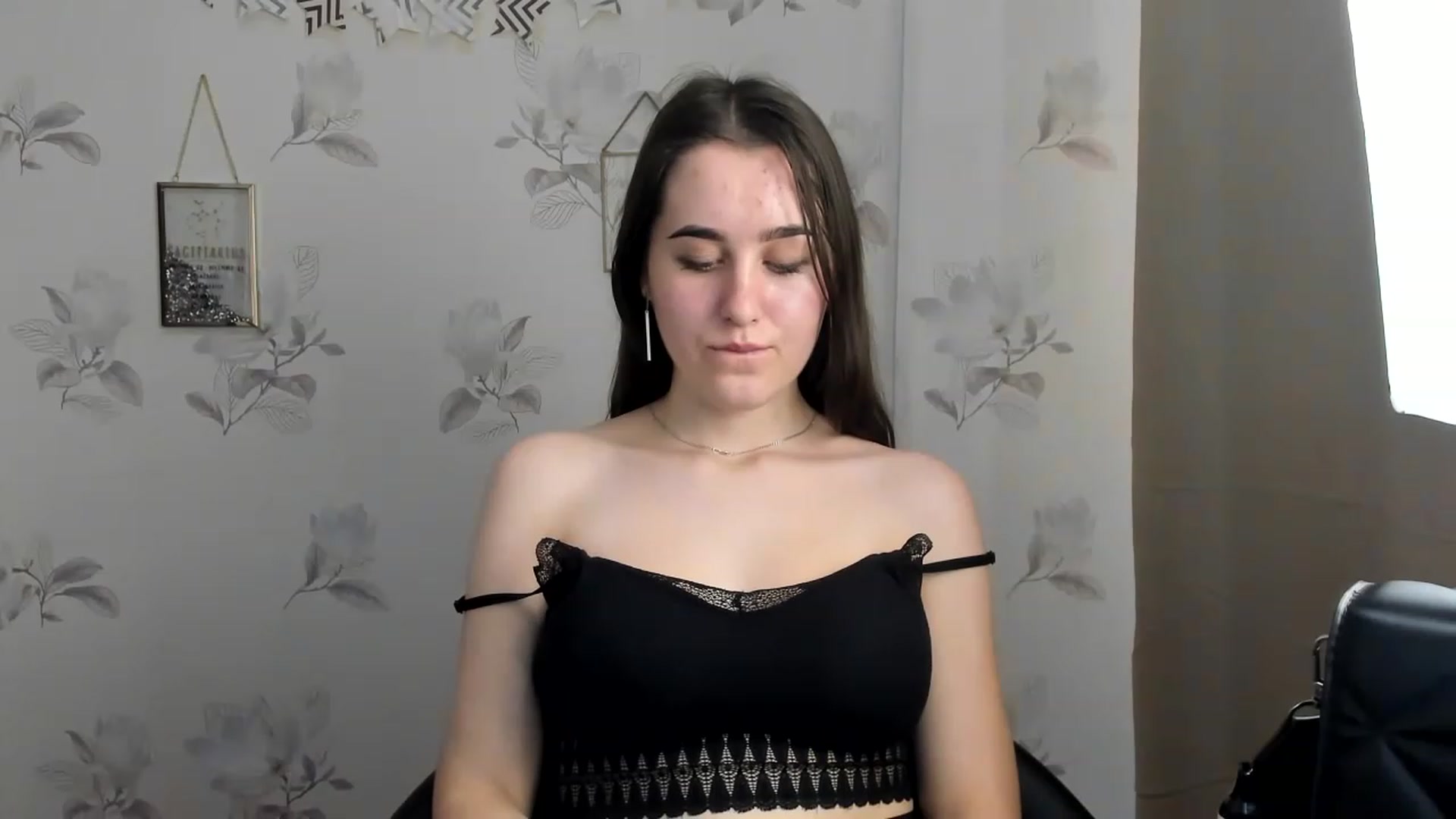 Gallery image thumbnail from OliviaBryon's myfreecams stream on, 11/28/2022, 17:16 image 19 of 20