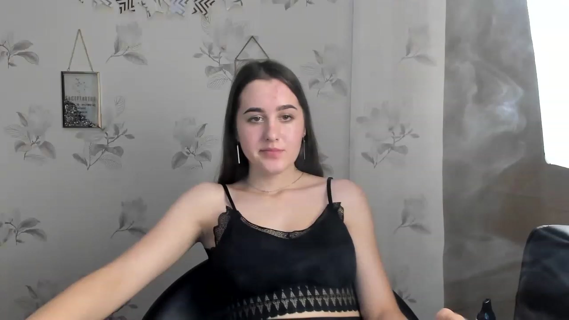 Gallery image thumbnail from OliviaBryon's myfreecams stream on, 11/28/2022, 17:16 image 15 of 20