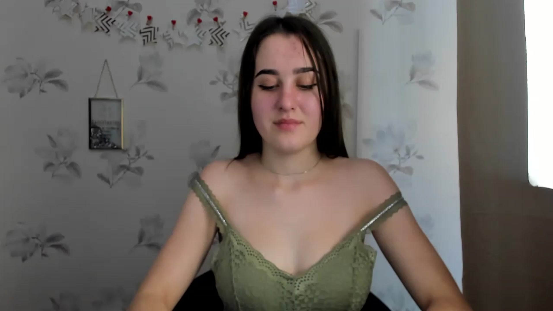 Gallery image thumbnail from OliviaBryon's myfreecams stream on, 11/29/2022, 14:25 image 13 of 20