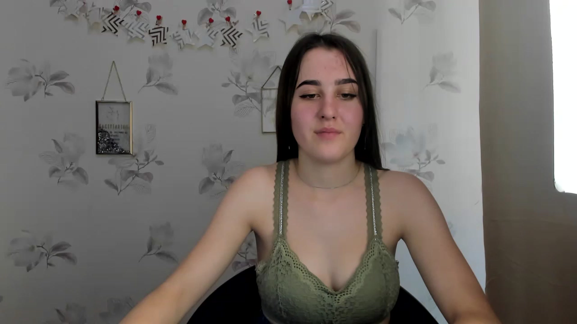 Gallery image thumbnail from OliviaBryon's myfreecams stream on, 11/29/2022, 15:01 image 3 of 20