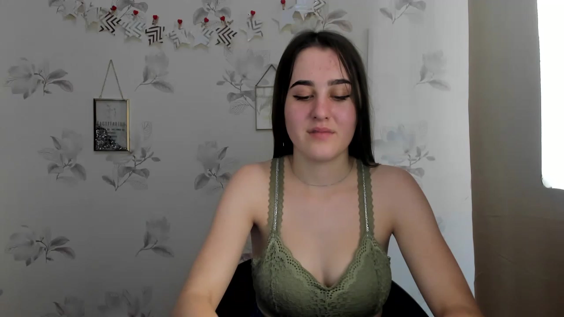 Gallery image thumbnail from OliviaBryon's myfreecams stream on, 11/29/2022, 15:01 image 2 of 20