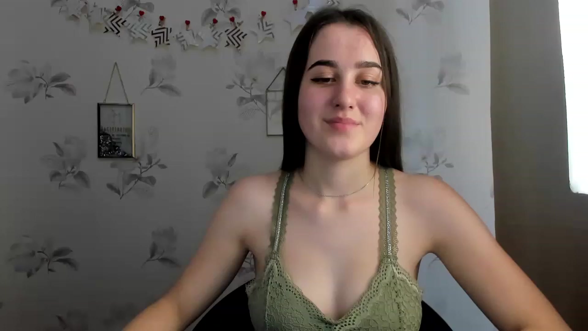 Gallery image thumbnail from OliviaBryon's myfreecams stream on, 11/29/2022, 15:01 image 13 of 20