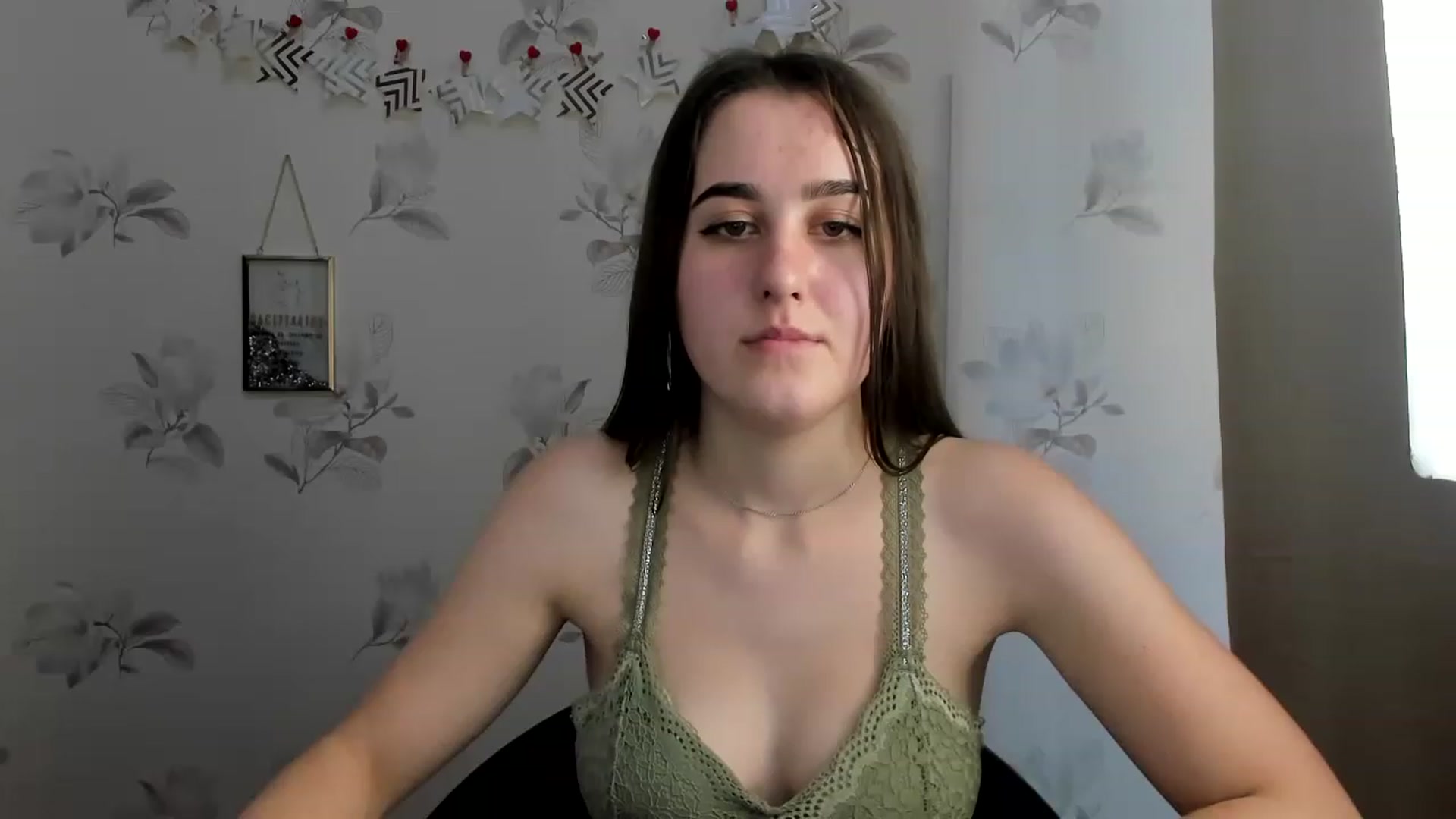 Gallery image thumbnail from OliviaBryon's myfreecams stream on, 11/29/2022, 15:17 image 6 of 20
