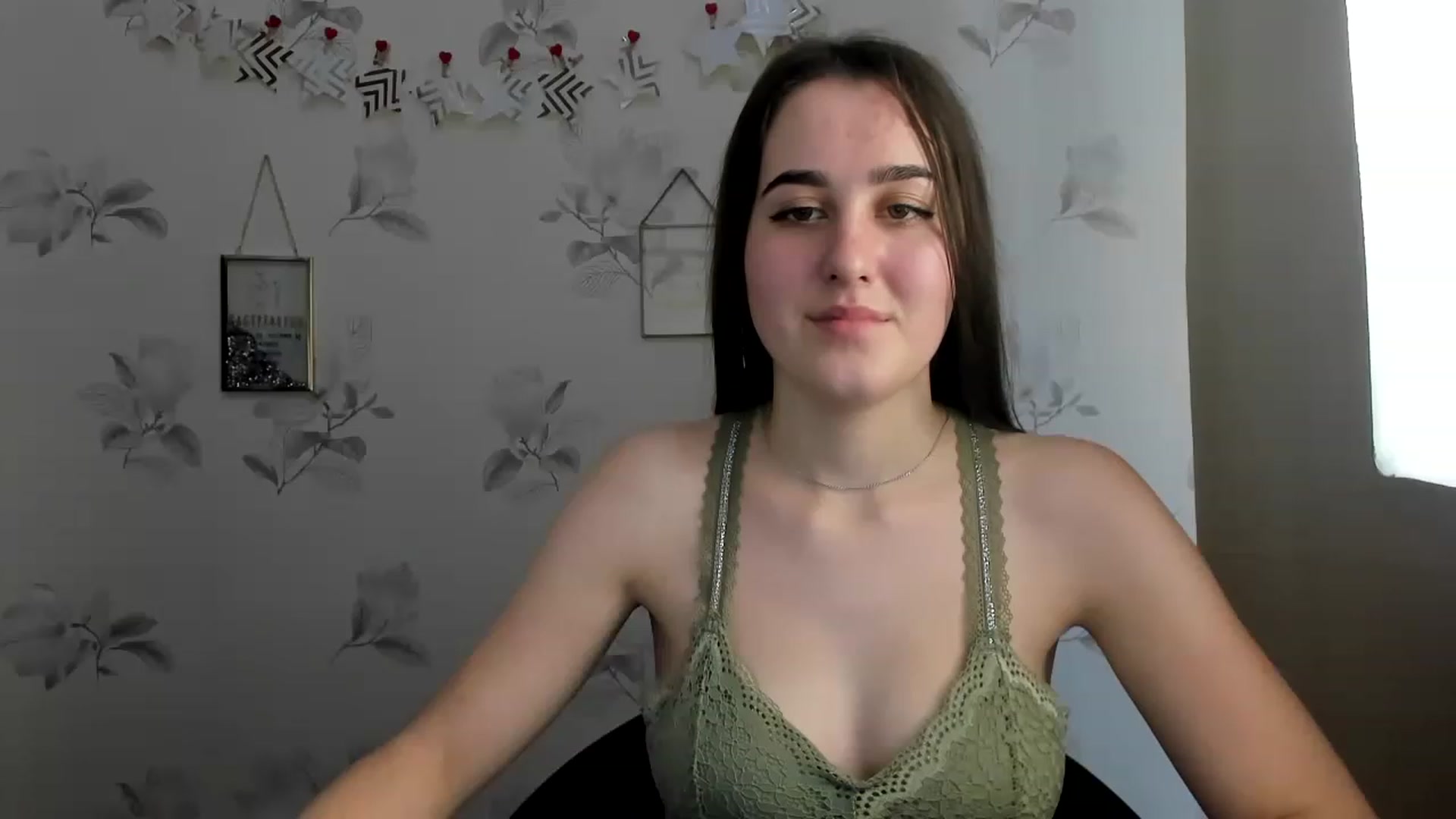 Gallery image thumbnail from OliviaBryon's myfreecams stream on, 11/29/2022, 15:17 image 16 of 20