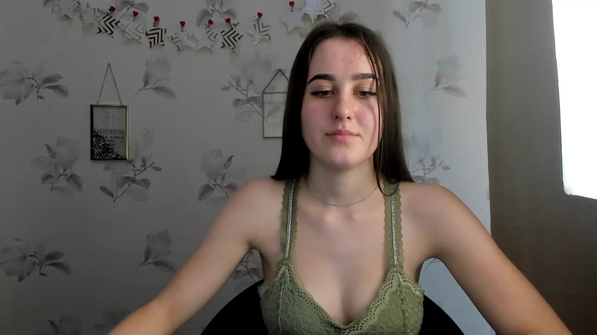 Gallery image thumbnail from OliviaBryon's myfreecams stream on, 11/29/2022, 15:17 image 10 of 20