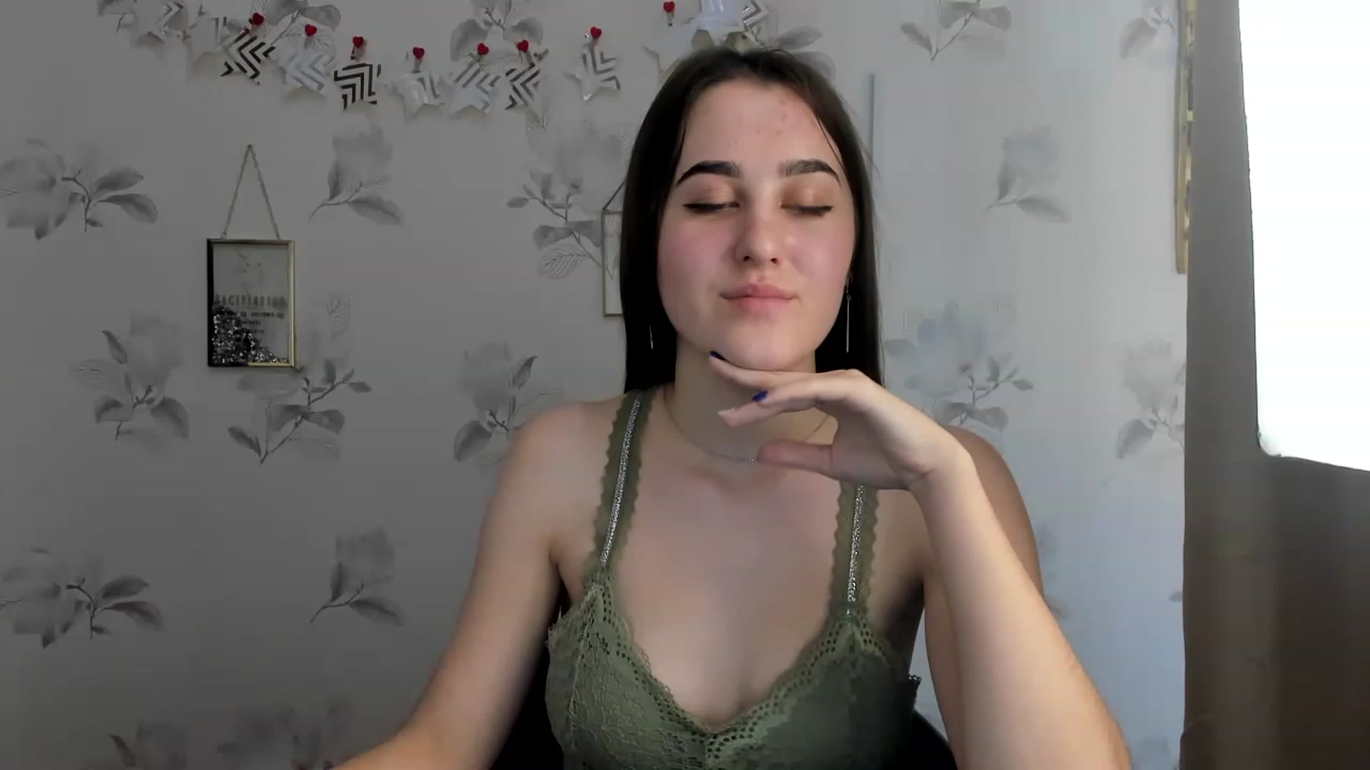 Gallery image thumbnail from OliviaBryon's myfreecams stream on, 11/29/2022, 16:12 image 9 of 20