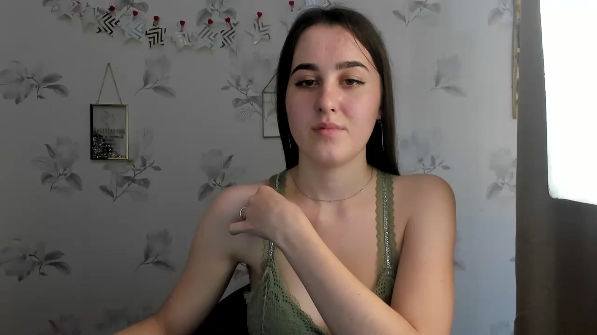 Gallery image thumbnail from OliviaBryon's myfreecams stream on, 11/29/2022, 16:12 image 2 of 20