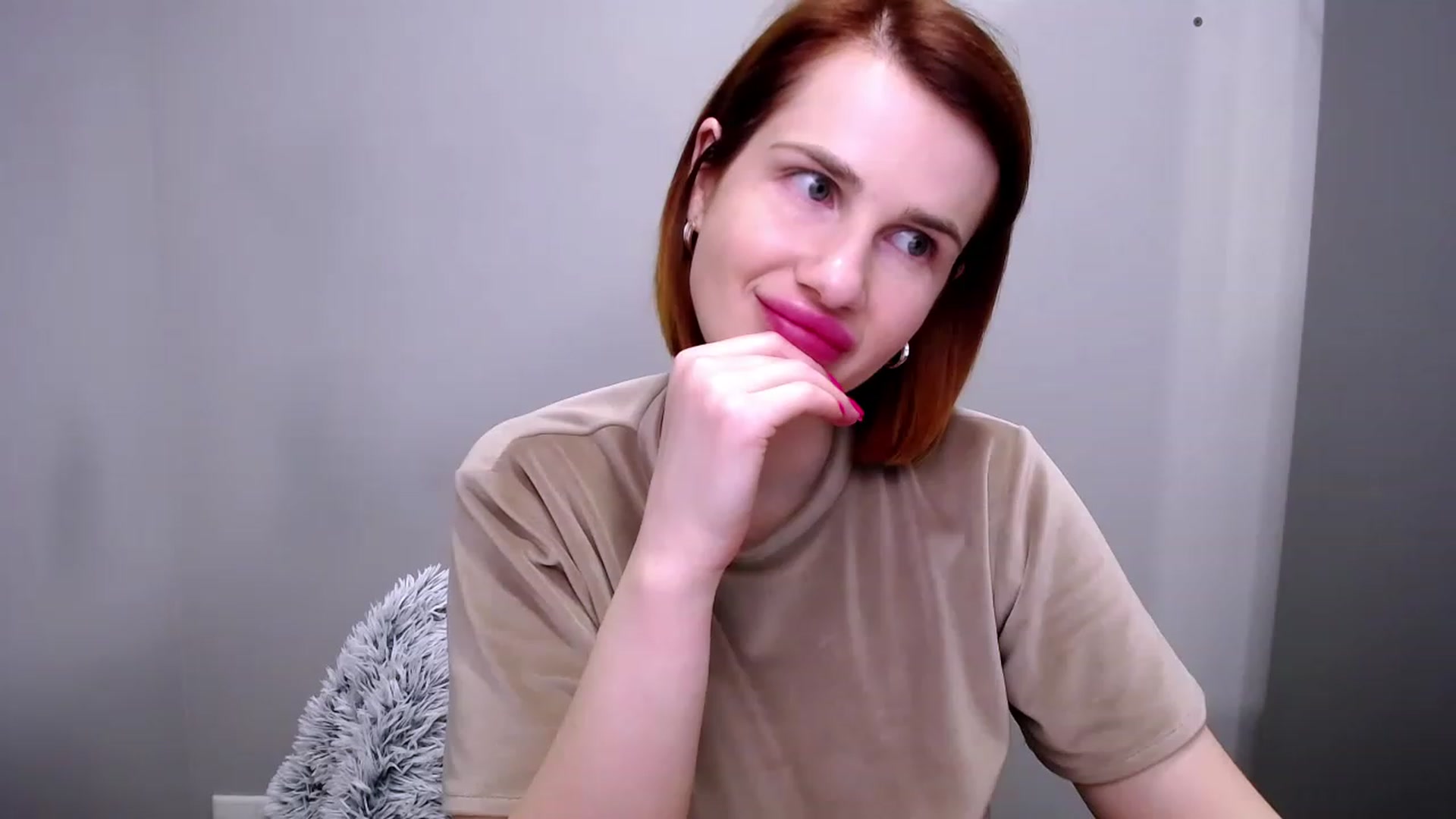 Gallery image thumbnail from OliviaM_'s myfreecams stream on, 04/22/2023, 16:21 image 15 of 20