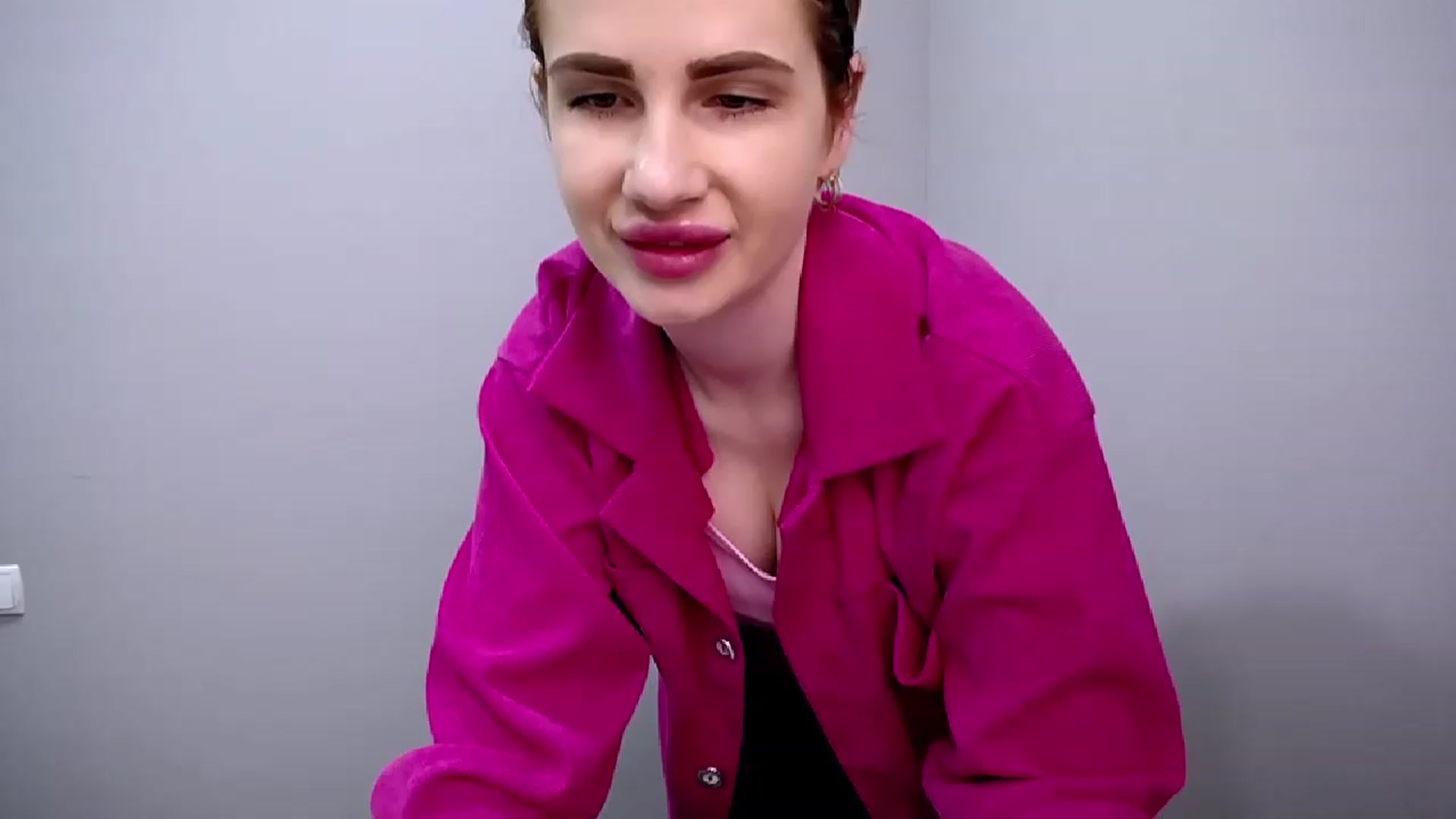 Gallery image thumbnail from OliviaM_'s myfreecams stream on, 04/23/2023, 10:57 image 6 of 20