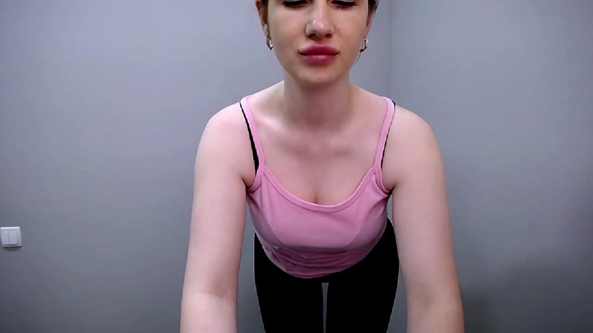 Gallery image thumbnail from OliviaM_'s myfreecams stream on, 04/23/2023, 13:50 image 12 of 20