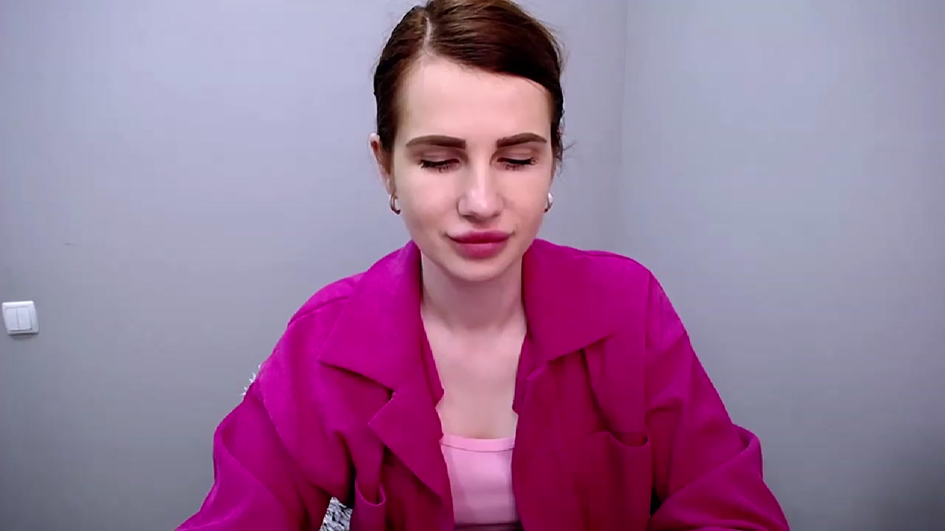 Gallery image thumbnail from OliviaM_'s myfreecams stream on, 04/23/2023, 14:31 image 4 of 20