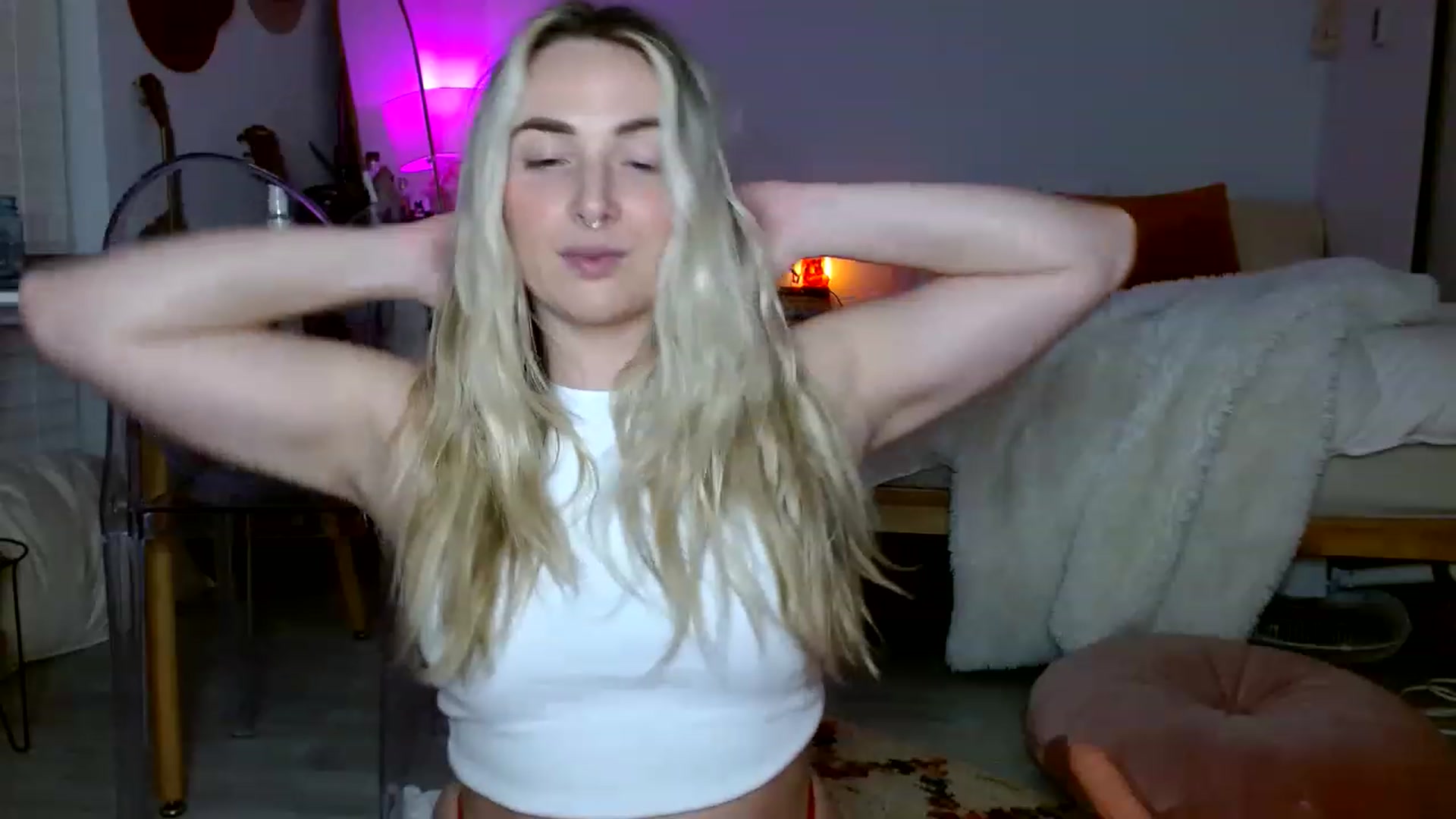 Gallery image thumbnail from OliviaQuinnn's myfreecams stream on, 12/15/2022, 06:37 image 2 of 20