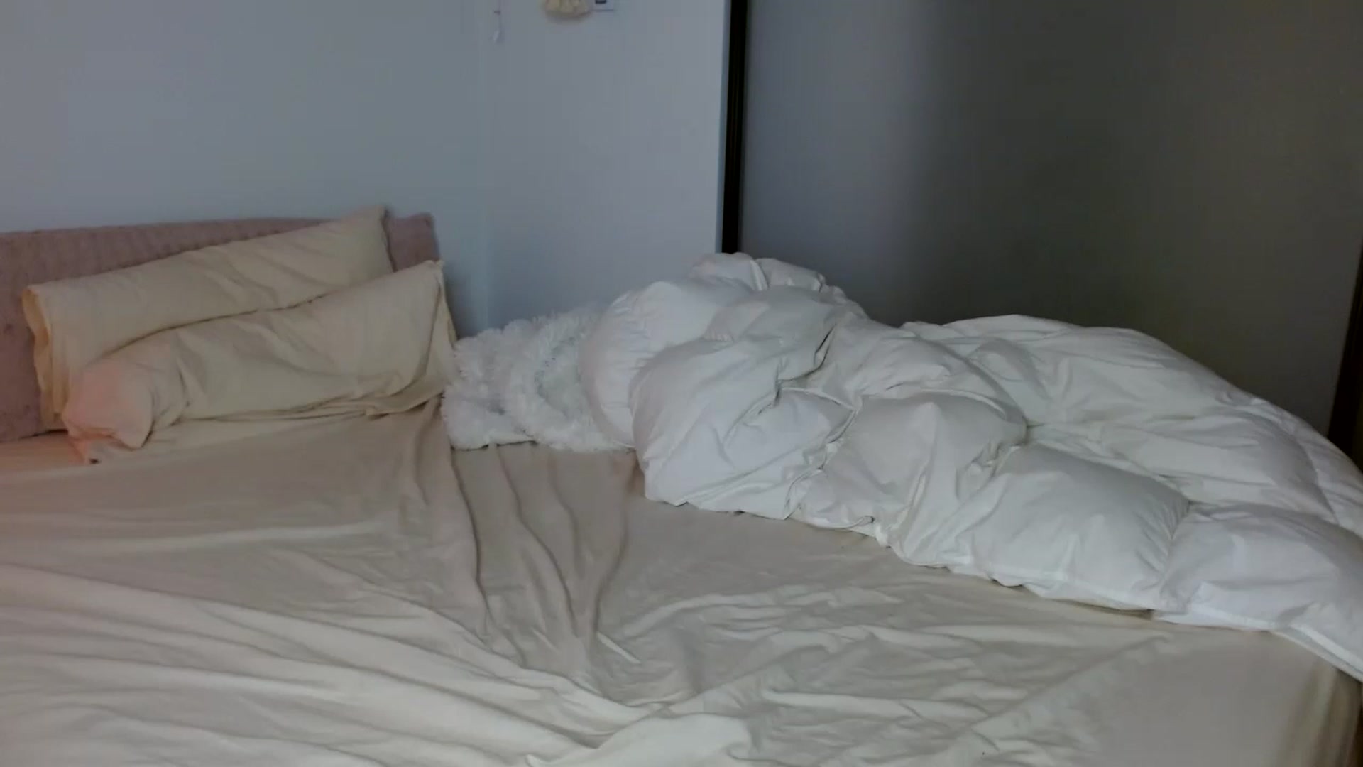 Gallery image thumbnail from OliviaQuinnn's myfreecams stream on, 12/19/2022, 06:26 image 15 of 20
