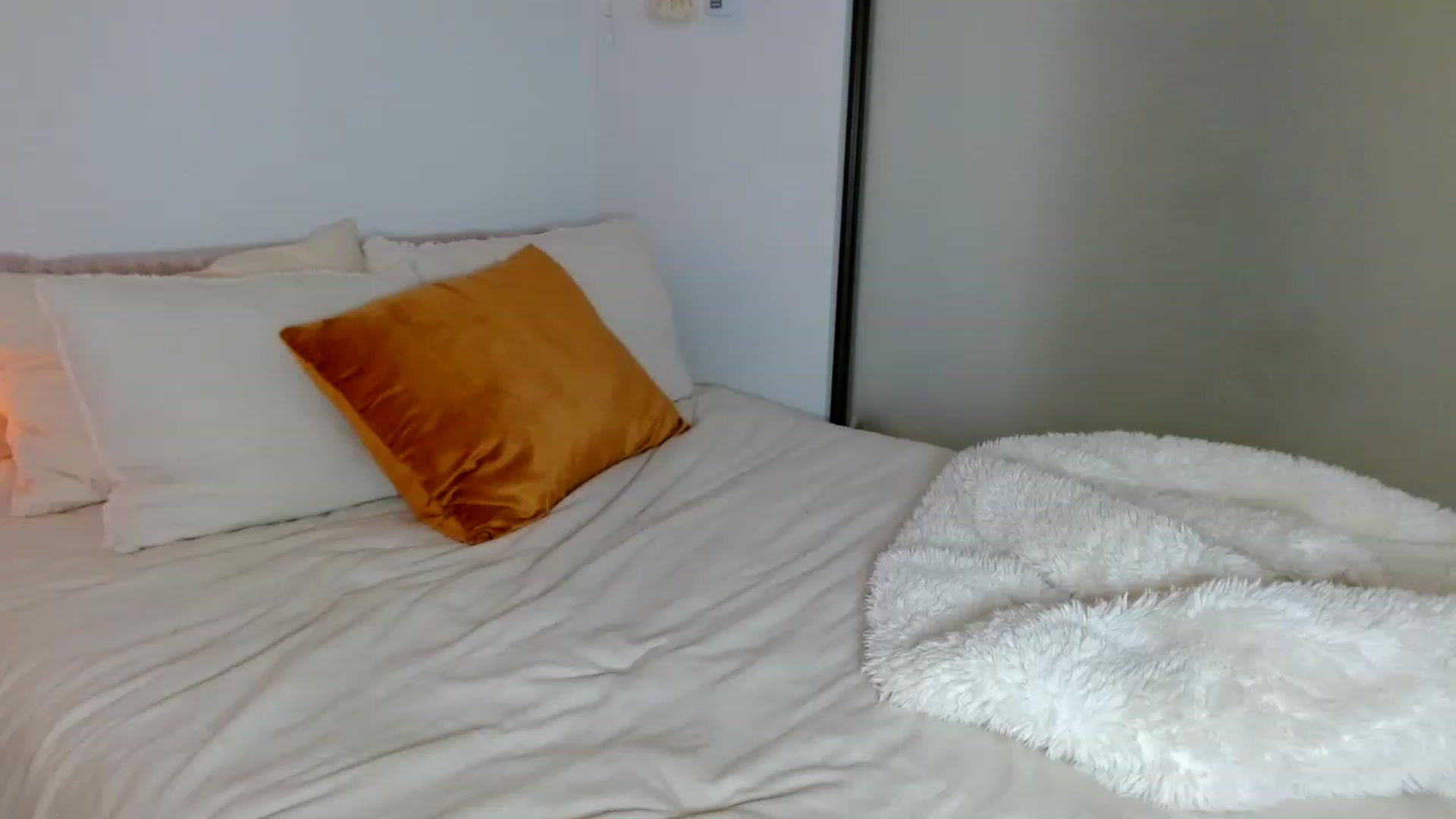 Gallery image thumbnail from OliviaQuinnn's myfreecams stream on, 12/31/2022, 07:43 image 16 of 20