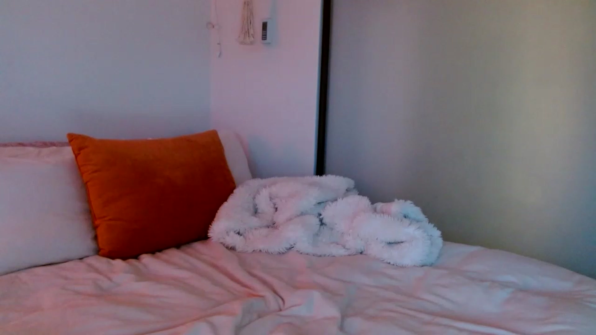 Gallery image thumbnail from OliviaQuinnn's myfreecams stream on, 01/05/2023, 24:21 image 3 of 20