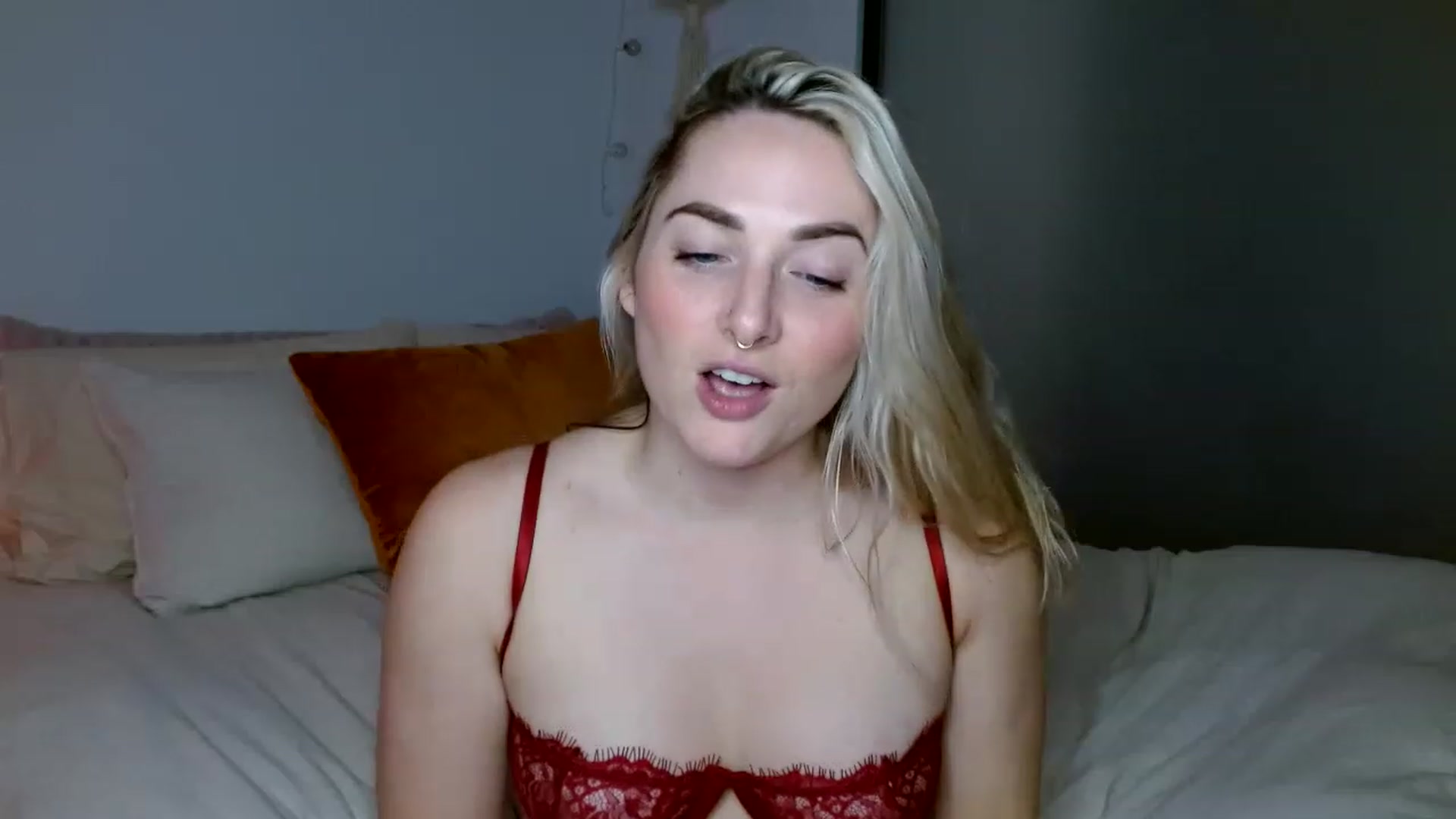 Gallery image thumbnail from OliviaQuinnn's myfreecams stream on, 01/12/2023, 02:30 image 14 of 20