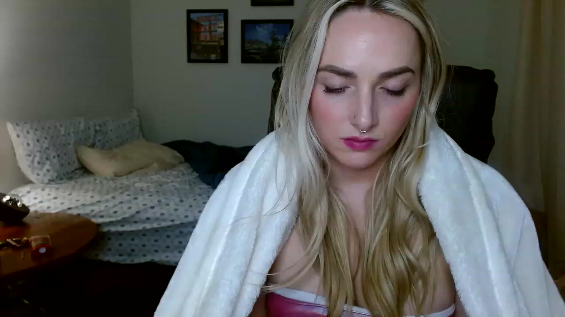 Gallery image thumbnail from OliviaQuinnn's myfreecams stream on, 02/03/2023, 06:54 image 18 of 20