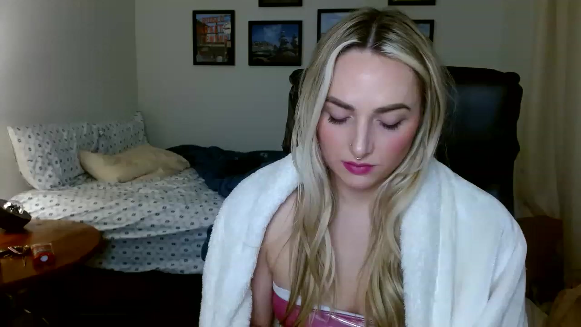 Gallery image thumbnail from OliviaQuinnn's myfreecams stream on, 02/03/2023, 06:54 image 20 of 20
