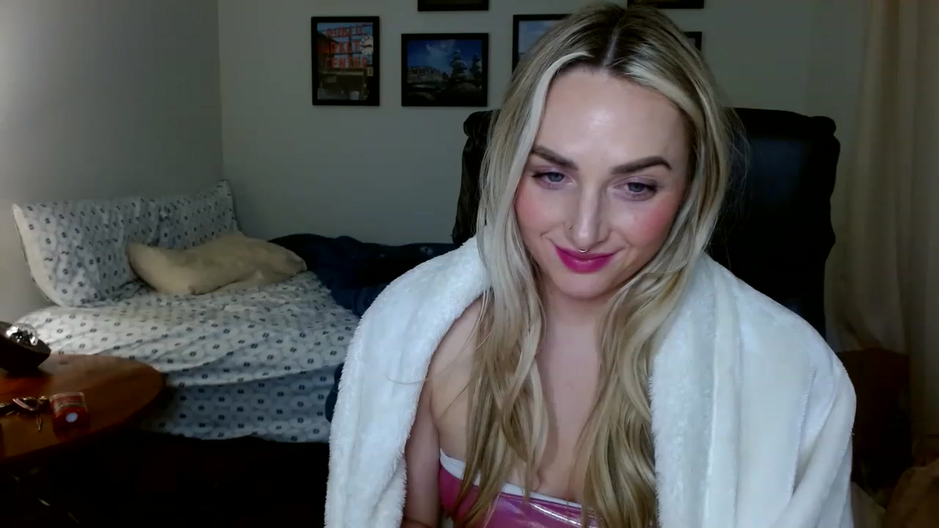 Gallery image thumbnail from OliviaQuinnn's myfreecams stream on, 02/03/2023, 06:54 image 19 of 20