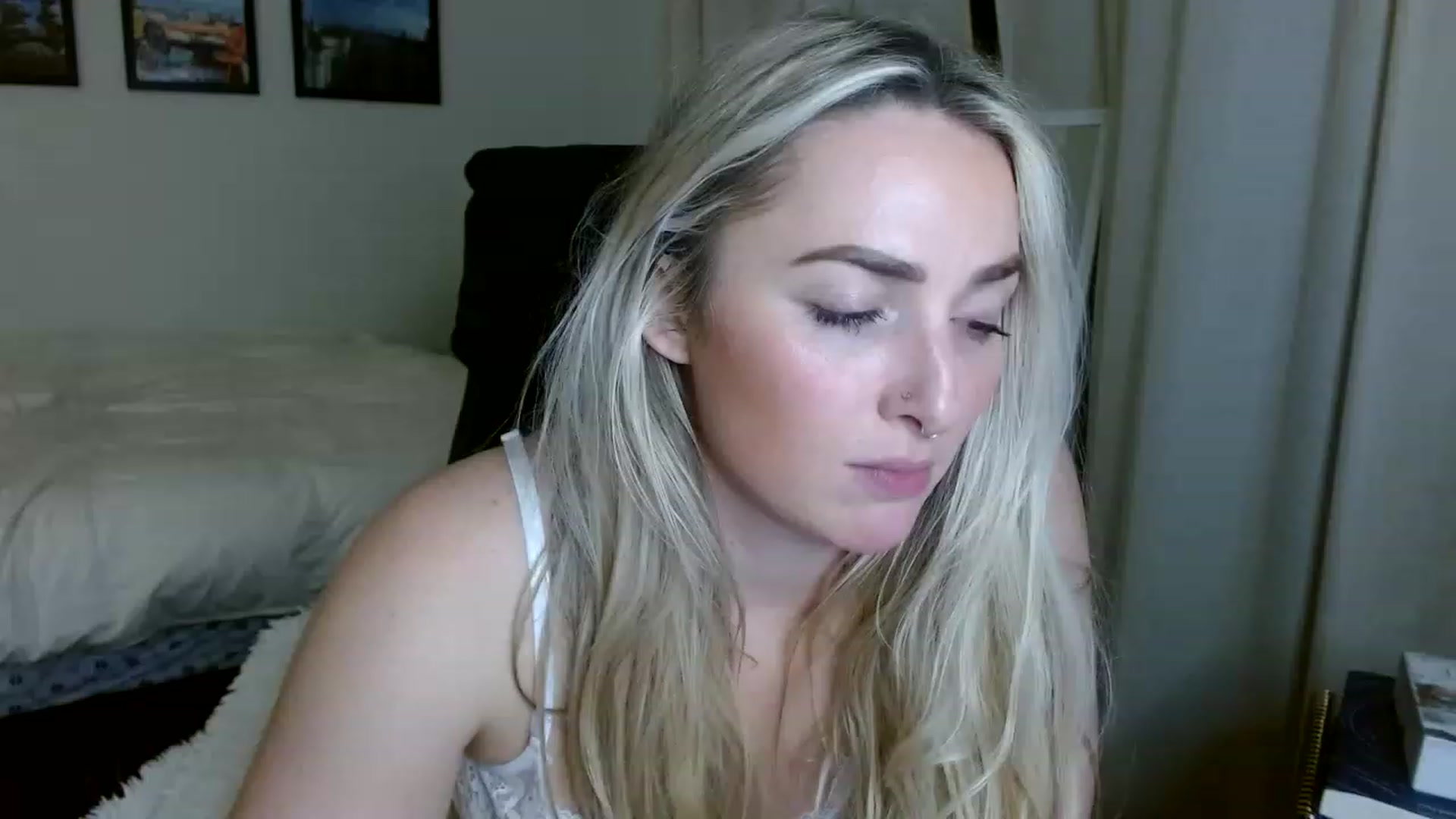 Gallery image thumbnail from OliviaQuinnn's myfreecams stream on, 02/06/2023, 02:12 image 15 of 20