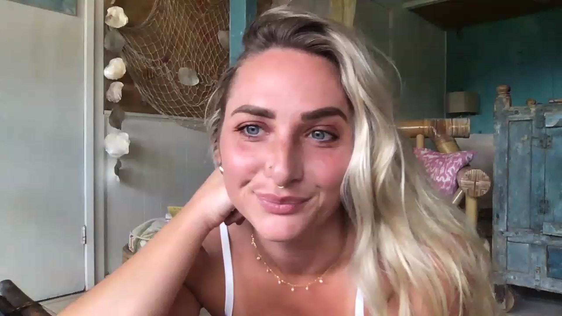 Gallery image thumbnail from OliviaQuinnn's myfreecams stream on, 04/18/2023, 23:37 image 10 of 20