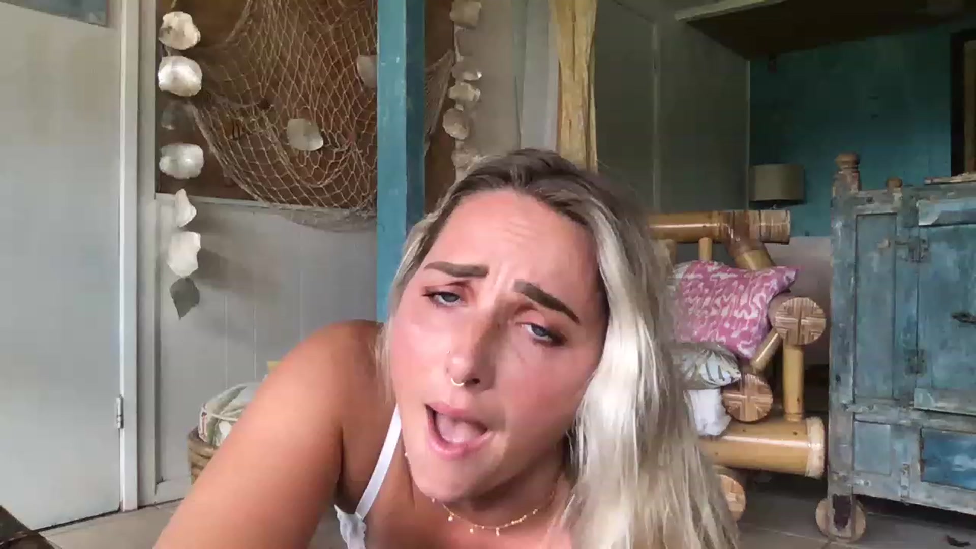 Gallery image thumbnail from OliviaQuinnn's myfreecams stream on, 04/18/2023, 23:37 image 4 of 20