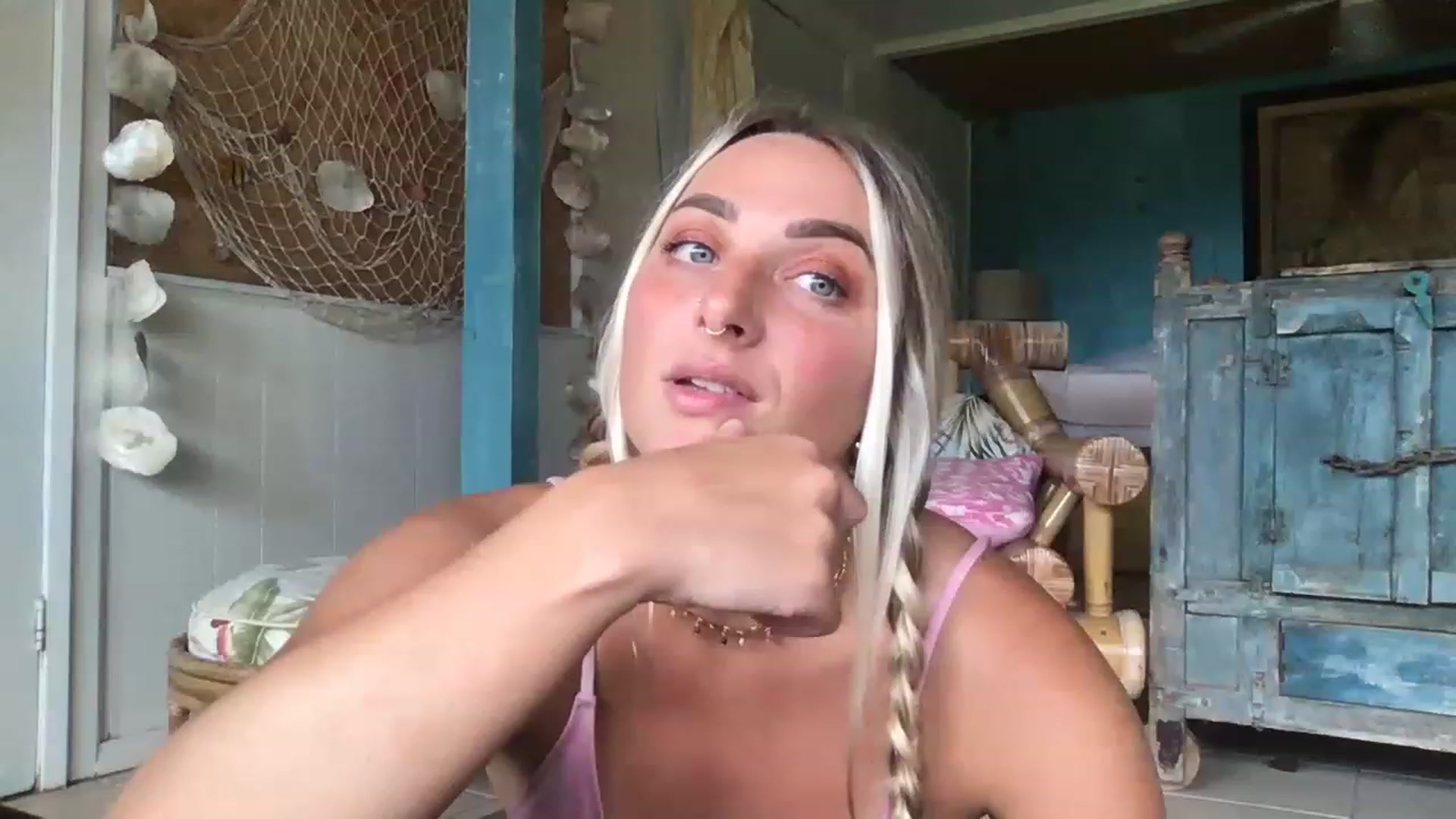 Gallery image thumbnail from OliviaQuinnn's myfreecams stream on, 04/25/2023, 24:02 image 7 of 20
