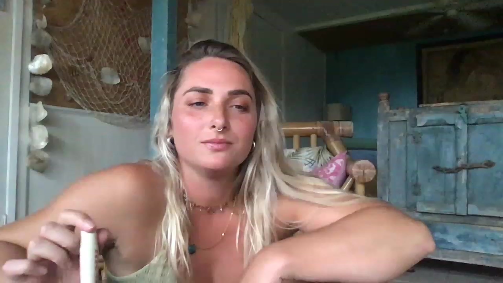 Gallery image thumbnail from OliviaQuinnn's myfreecams stream on, 04/27/2023, 02:42 image 6 of 20