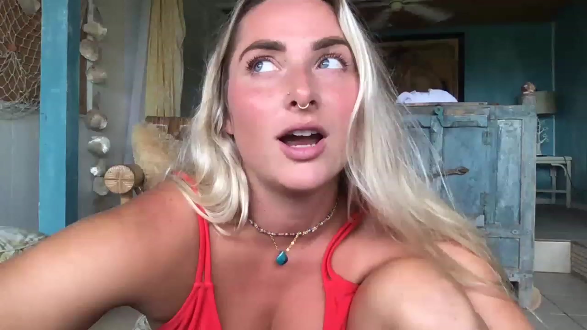 Gallery image thumbnail from OliviaQuinnn's myfreecams stream on, 05/01/2023, 23:23 image 9 of 20