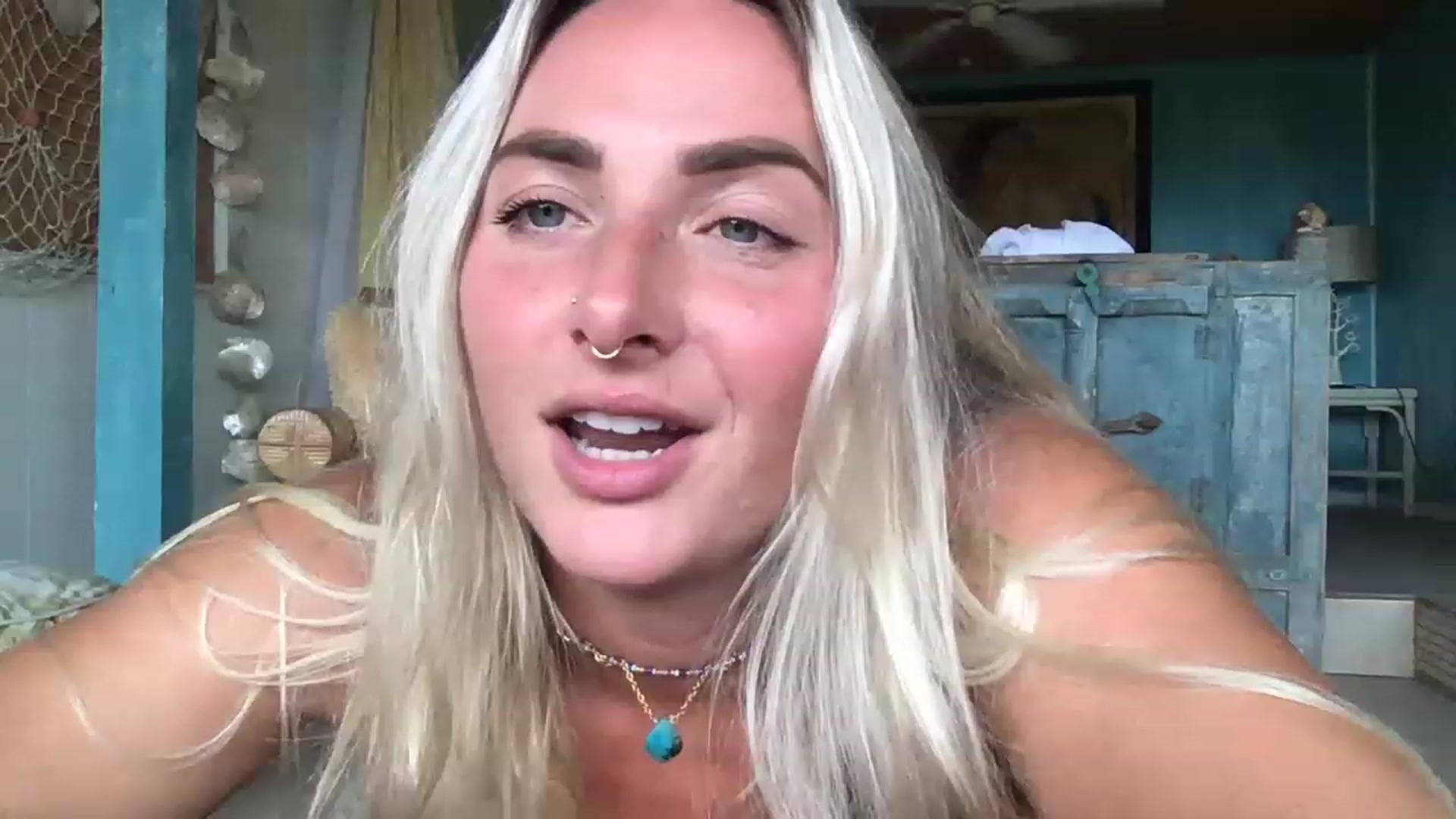 Gallery image thumbnail from OliviaQuinnn's myfreecams stream on, 05/01/2023, 23:23 image 4 of 20