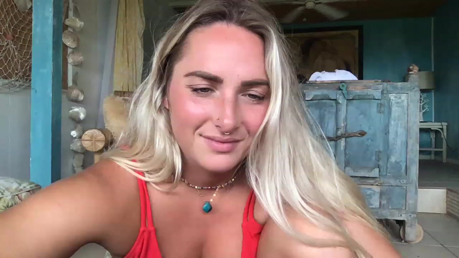 Gallery image thumbnail from OliviaQuinnn's myfreecams stream on, 05/01/2023, 23:23 image 11 of 20