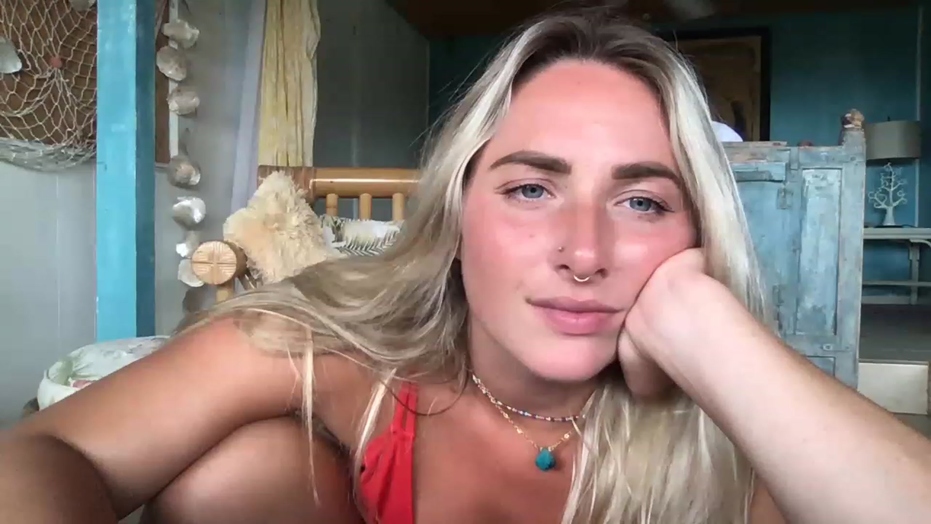 Gallery image thumbnail from OliviaQuinnn's myfreecams stream on, 05/02/2023, 01:36 image 18 of 20
