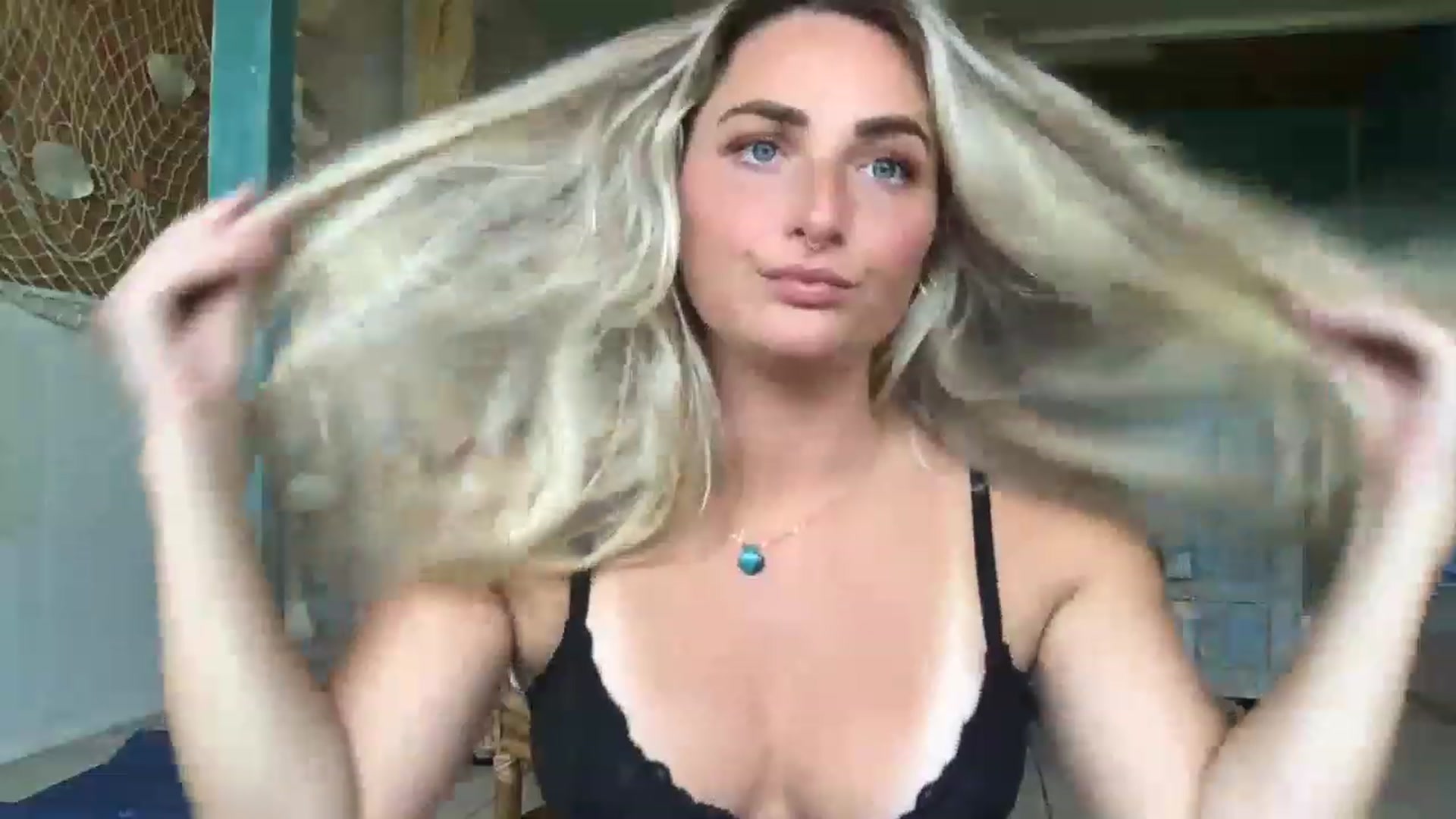 Gallery image thumbnail from OliviaQuinnn's myfreecams stream on, 05/04/2023, 01:22 image 2 of 20
